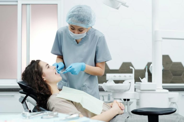 U którego dentysty zawsze warto leczyć swoje zęby?