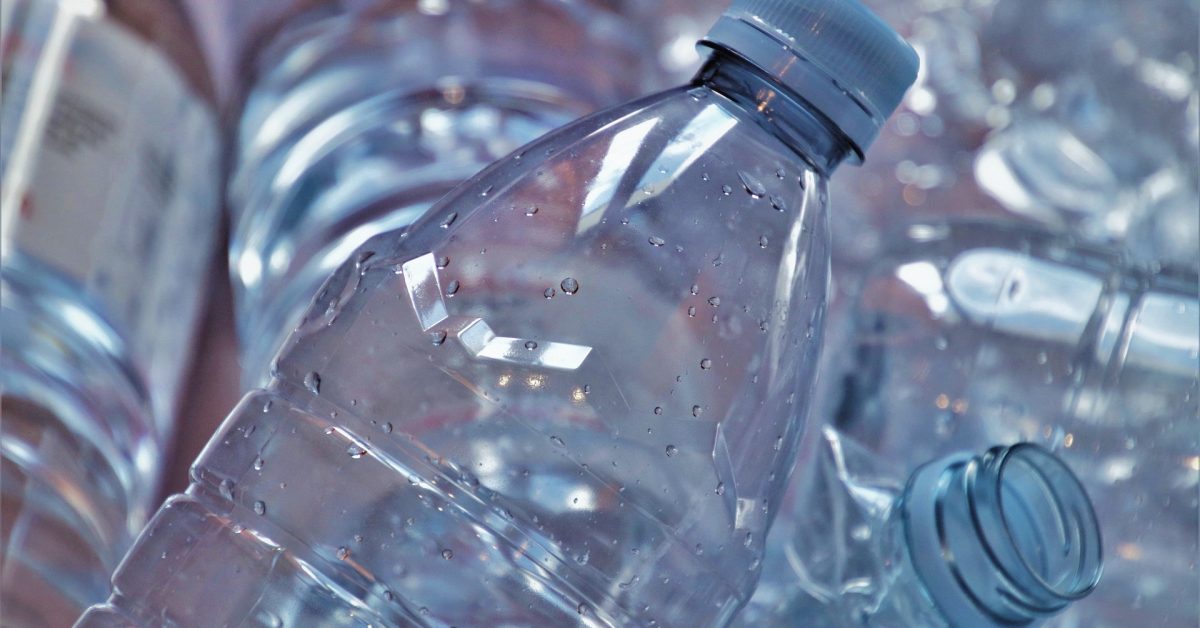Jak chronić środowisko przed plastikiem? Zacznij od butelki z filtrem!